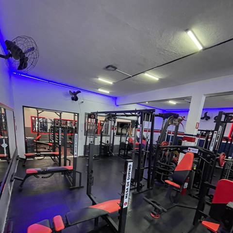 Foto da estrutura da Hommer Fitness 65