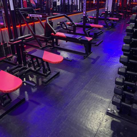Foto da estrutura da Hommer Fitness 38