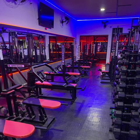 Foto da estrutura da Hommer Fitness 41