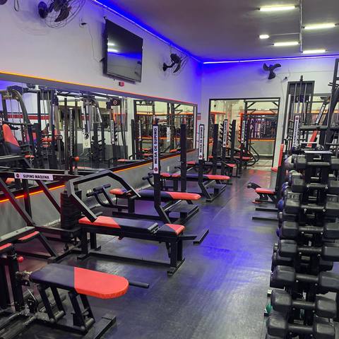 Foto da estrutura da Hommer Fitness 23