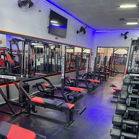 Foto da estrutura da Hommer Fitness 63