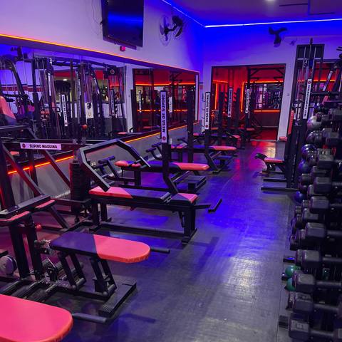 Foto da estrutura da Hommer Fitness 39