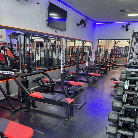 Foto da estrutura da Hommer Fitness 62