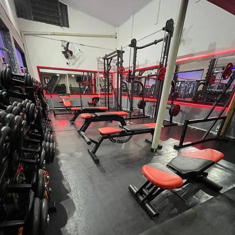 Foto da estrutura da Hommer Fitness 26