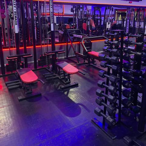 Foto da estrutura da Hommer Fitness 45
