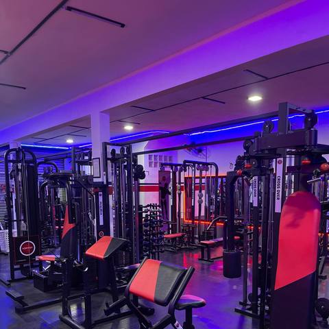Foto da estrutura da Hommer Fitness 52