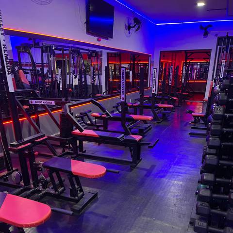 Foto da estrutura da Hommer Fitness 40